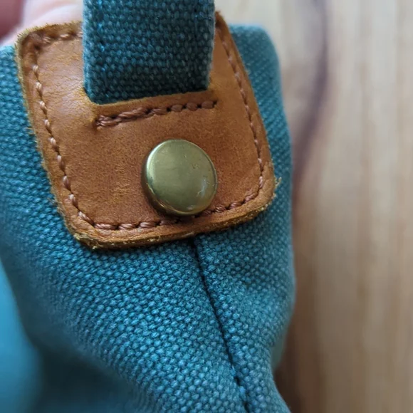 Davan. Women's Shoulder Bag. - Picture 10 of 13